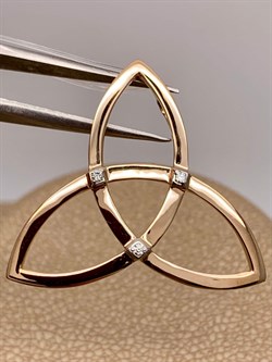 *Подвеска Триглав Белый Бр цв Красное 3-130015-00-00-257 вес 2,13 г - фото 266204 *Подвеска Триглав Белый Бр цв Красное 3-130015-00-00-257 вес 2,13 г - фото 266204