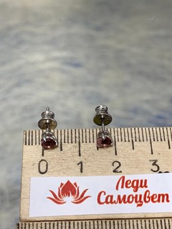 *Серьги Пусеты Родолит иск арт. 02-1196/0РДК-00-002 вес 0,96 г - фото 266713 *Серьги Пусеты Родолит иск арт. 02-1196/0РДК-00-002 вес 0,96 г - фото 266713