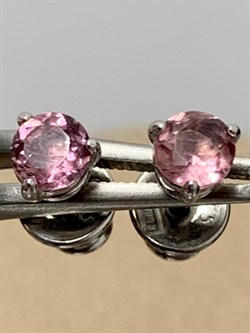 *Серьги Пусеты Родолит иск арт. 02-1196/0РДК-00-002 вес 0,96 г - фото 266716 *Серьги Пусеты Родолит иск арт. 02-1196/0РДК-00-002 вес 0,96 г - фото 266716