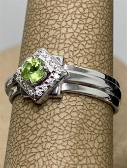 *Кольцо р.17 Хризолит арт. 01-1053/00ХР-00-601 Вес 3,04 г - фото 271806 *Кольцо р.17 Хризолит арт. 01-1053/00ХР-00-601 Вес 3,04 г - фото 271806