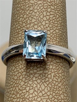 *Кольцо р.18 Голубой Топаз арт. 01-1989/00ТБ-00-635 Вес 3,37 г - фото 272722