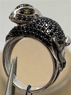 *Кольцо р.16 Черный Кролик Черный Фианит Микро Вставки арт. 01-1715/0КЦ1-00-080 вес 5,53 г - фото 272960 *Кольцо р.16 Черный Кролик Черный Фианит Микро Вставки арт. 01-1715/0КЦ1-00-080 вес 5,53 г - фото 272960