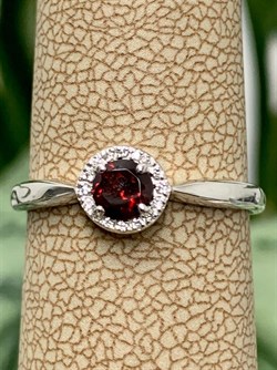 *Кольцо р.16 Гранат Пироп арт. 01-0293/00ГР-00-484 Вес 1,27 г - фото 275148
