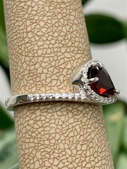 *Кольцо р.17 Гранат Пироп арт. 01-2228/00ГР-00-759 Вес 2,59 г - фото 275587 *Кольцо р.17 Гранат Пироп арт. 01-2228/00ГР-00-759 Вес 2,59 г - фото 275587