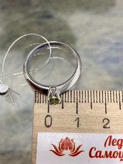 *Кольцо р.18 Хризолит арт. 01-1539/00ХР-00-536 Вес 2,64 г - фото 275649