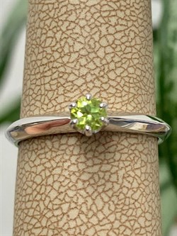 *Кольцо р.17,5 Хризолит арт. 01-1539/00ХР-00-499 Вес 2,52 г - фото 275661 *Кольцо р.17,5 Хризолит арт. 01-1539/00ХР-00-499 Вес 2,52 г - фото 275661