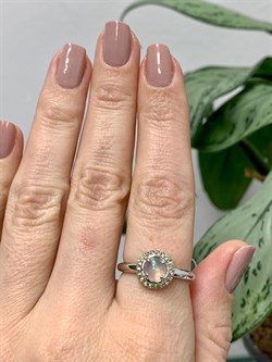 *Кольцо р.17,5 Опал Эфиопия арт. 01-2730/00ОБ-00-498 вес 3,65 г - фото 276138