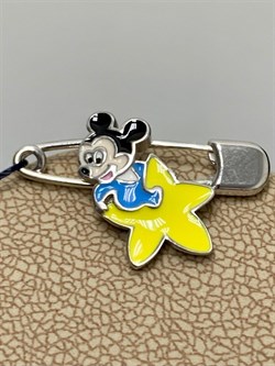 *Брошь Булавка Микки Эмаль арт. 04-1262/ЭМ49-00-545 вес 1,94 г - фото 277076