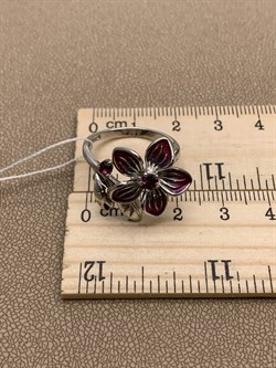 *Кольцо р.18,5 Плюмерия Гранат Родолит Эмаль арт. 01-5491-00-204-0200-69-262 вес 4,38 г - фото 278354 *Кольцо р.18,5 Плюмерия Гранат Родолит Эмаль арт. 01-5491-00-204-0200-69-262 вес 4,38 г - фото 278354