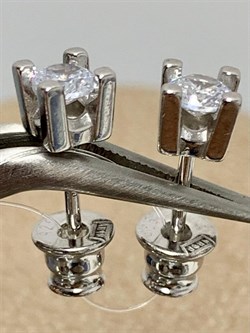 *Серьги Пусеты Белый Фианит арт. 02-2957/00КЦ-00-976 вес 1,48 г - фото 279099