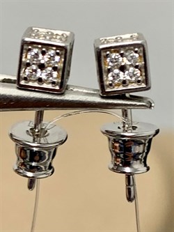 *Серьги Пусеты Белый Фианит арт. 02-2001/00КЦ-00-727 вес 1,62 г - фото 279492 *Серьги Пусеты Белый Фианит арт. 02-2001/00КЦ-00-727 вес 1,62 г - фото 279492