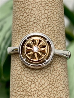 *Кольцо р.18 Белый Бр. арт. 01-1444/000Б-00-716 Вес 1,98 г - фото 279545 *Кольцо р.18 Белый Бр. арт. 01-1444/000Б-00-716 Вес 1,98 г - фото 279545