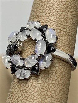 *Кольцо р.17,5 Микс Адуляр Черная Шпинель арт. 01-2388/0ЛНК-00-208 вес 3,95 г - фото 280328 *Кольцо р.17,5 Микс Адуляр Черная Шпинель арт. 01-2388/0ЛНК-00-208 вес 3,95 г - фото 280328