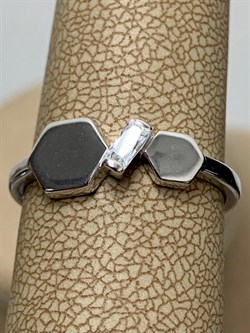 *Кольцо р.18 Белый Фианит арт. 01-1639/00КЦ-00-050 вес 1,77 г - фото 283291 *Кольцо р.18 Белый Фианит арт. 01-1639/00КЦ-00-050 вес 1,77 г - фото 283291