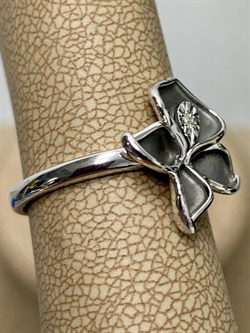 *Кольцо р.18 Лотос Белый Бр арт. 01-2882/000Б-17-900 вес 2,61 г - фото 284582