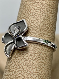 *Кольцо р.18 Лотос Белый Бр арт. 01-2882/000Б-17-900 вес 2,61 г - фото 284583