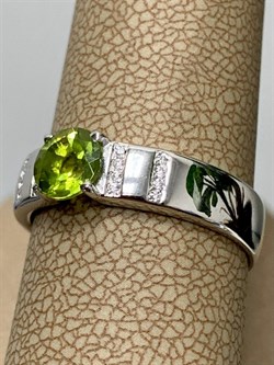 *Кольцо р.18,5 Хризолит арт. 01-0326/00ХР-00-000 Вес 2,68 г - фото 286479 *Кольцо р.18,5 Хризолит арт. 01-0326/00ХР-00-000 Вес 2,68 г - фото 286479