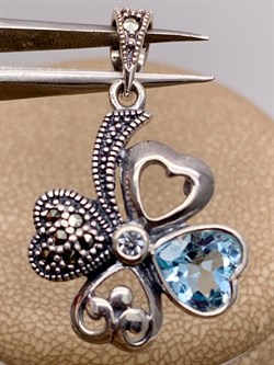 *Подвеска Клевер Марказит Голубой Топаз Сердце арт. HP1261-341 вес 3,69 г - фото 291672
