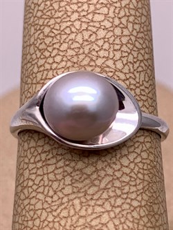 *Кольцо р.16,5 Серебристый Жемчуг д.7*7,5мм арт. 11600676.0.d-426 Вес 2,46 г - фото 291856 *Кольцо р.16,5 Серебристый Жемчуг д.7*7,5мм арт. 11600676.0.d-426 Вес 2,46 г - фото 291856