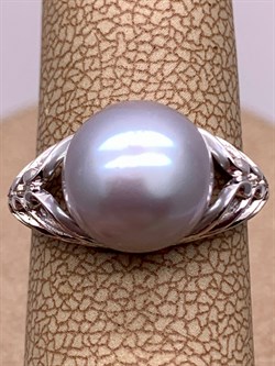 *Кольцо р.15,5 Серебристый Жемчуг д.9,5*10мм арт. 1.0480.0.b-540 Вес 2,73 г - фото 291884 *Кольцо р.15,5 Серебристый Жемчуг д.9,5*10мм арт. 1.0480.0.b-540 Вес 2,73 г - фото 291884