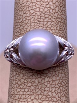 *Кольцо р.15,5 Серебристый Жемчуг д.9,5*10мм арт. 1.0480.0.b-519 Вес 2,59 г - фото 291999 *Кольцо р.15,5 Серебристый Жемчуг д.9,5*10мм арт. 1.0480.0.b-519 Вес 2,59 г - фото 291999