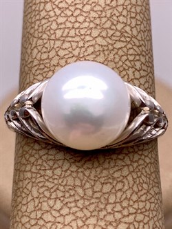 *Кольцо р.17,5 Белый Жемчуг д.9,5*10мм арт. 1.0480.0.b-331 Вес 2,74 г - фото 292076
