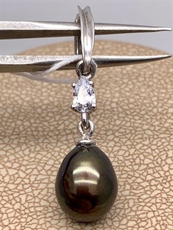 *Кулон Карабин Открывается Черный Жемчуг д.8*8,5мм арт. 3.1112.h.d-956 Вес 1,6 г - фото 292186 *Кулон Карабин Открывается Черный Жемчуг д.8*8,5мм арт. 3.1112.h.d-956 Вес 1,6 г - фото 292186