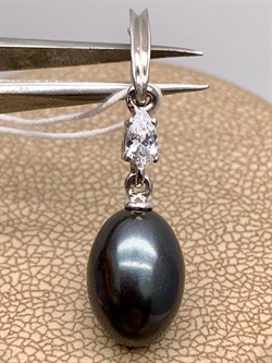 *Кулон Карабин Открывается Черный Жемчуг д.8,5*9мм арт. 3.1112.h.d-042 Вес 2,06 г - фото 292213 *Кулон Карабин Открывается Черный Жемчуг д.8,5*9мм арт. 3.1112.h.d-042 Вес 2,06 г - фото 292213