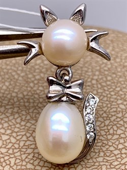 *Кулон Кошка Белый Жемчуг д.7*7,5 д.7,5*8мм арт. 3.0187.0.e-600 Вес 2,67 г - фото 292425 *Кулон Кошка Белый Жемчуг д.7*7,5 д.7,5*8мм арт. 3.0187.0.e-600 Вес 2,67 г - фото 292425