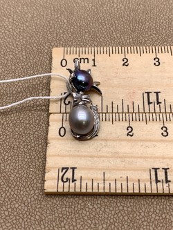 *Кулон Кошка Жемчуг Микс д.7*7,5 д.7,5*8мм арт. 3.0187.0.e-781 Вес 2,46 г - фото 292435