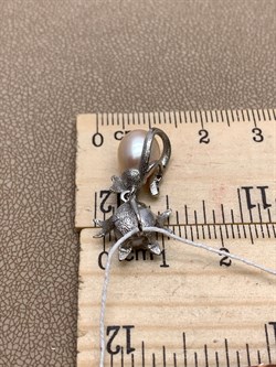 *Кулон Кошка Жемчуг Микс д.7*7,5 д.7,5*8мм арт. 3.0187.0.e-927 Вес 2,52 г - фото 292507