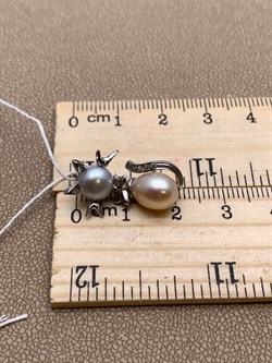 *Кулон Кошка Жемчуг Микс д.7*7,5 д.7,5*8мм арт. 3.0187.0.e-927 Вес 2,52 г - фото 292508