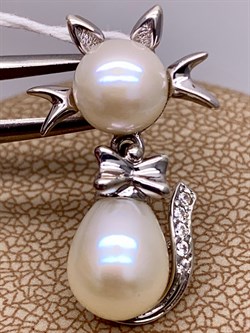 *Кулон Кошка Белый Жемчуг д.7*7,5 д.7,5*8мм арт. 3.0187.0.e-819 Вес 2,68 г - фото 292558 *Кулон Кошка Белый Жемчуг д.7*7,5 д.7,5*8мм арт. 3.0187.0.e-819 Вес 2,68 г - фото 292558