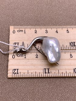 *Брошь Царевна Лебедь Белый Жемчуг Барокко д.14*18мм арт. 4.5563.0.x-707 Вес 9,06 г - фото 293232 *Брошь Царевна Лебедь Белый Жемчуг Барокко д.14*18мм арт. 4.5563.0.x-707 Вес 9,06 г - фото 293232