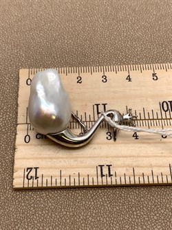 *Брошь Царевна Лебедь Белый Жемчуг Барокко д.14*18мм арт. 4.5563.0.x-707 Вес 9,06 г - фото 293234 *Брошь Царевна Лебедь Белый Жемчуг Барокко д.14*18мм арт. 4.5563.0.x-707 Вес 9,06 г - фото 293234