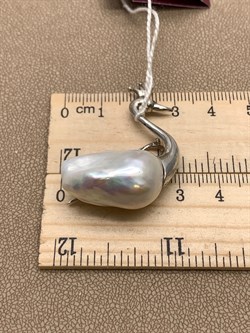 *Брошь Царевна Лебедь Белый Жемчуг Барокко д.14*18мм арт. 4.5563.0.x-707 Вес 9,06 г - фото 293235 *Брошь Царевна Лебедь Белый Жемчуг Барокко д.14*18мм арт. 4.5563.0.x-707 Вес 9,06 г - фото 293235