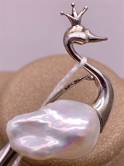 *Брошь Царевна Лебедь Белый Жемчуг Барокко д.14*18мм арт. 4.5563.0.x-707 Вес 9,06 г - фото 293238 *Брошь Царевна Лебедь Белый Жемчуг Барокко д.14*18мм арт. 4.5563.0.x-707 Вес 9,06 г - фото 293238