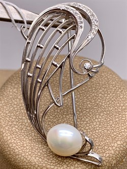 *Брошь Кит Белый Жемчуг д.11*11,5мм арт. 4.0231.0.b-765 Вес 7,85 г - фото 293248