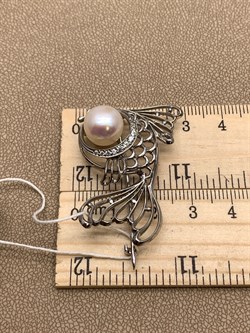 *Брошь Золотая Рыбка Белый Жемчуг д.10*10,5мм арт. 4.0230.0.b-328 Вес 6,52 г - фото 293252 *Брошь Золотая Рыбка Белый Жемчуг д.10*10,5мм арт. 4.0230.0.b-328 Вес 6,52 г - фото 293252