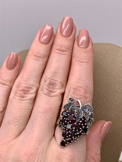 *Кольцо р.19 Виноградная Гроздь Микс Марказит Гранат Пироп арт. HR665-474 вес 10,73 г - фото 294250 *Кольцо р.19 Виноградная Гроздь Микс Марказит Гранат Пироп арт. HR665-474 вес 10,73 г - фото 294250