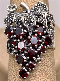 *Кольцо р.19 Виноградная Гроздь Микс Марказит Гранат Пироп арт. HR665-474 вес 10,73 г - фото 294253 *Кольцо р.19 Виноградная Гроздь Микс Марказит Гранат Пироп арт. HR665-474 вес 10,73 г - фото 294253