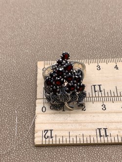 *Кольцо р.20 Виноградная Гроздь Микс Марказит Гранат Пироп арт. HR665-481 вес 11,02 г - фото 294258