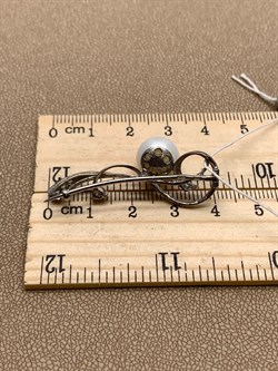 *Брошь Ветвь Белый Жемчуг д.10,5*11мм арт. 4.0215.8.b-722 Вес 3,97 г - фото 294434 *Брошь Ветвь Белый Жемчуг д.10,5*11мм арт. 4.0215.8.b-722 Вес 3,97 г - фото 294434