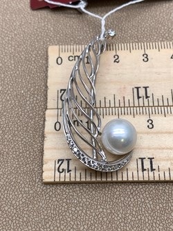 *Брошь Перо Белый Жемчуг д.11*11,5мм арт. 4.0234.0.b-366 Вес 5,68 г - фото 294450 *Брошь Перо Белый Жемчуг д.11*11,5мм арт. 4.0234.0.b-366 Вес 5,68 г - фото 294450