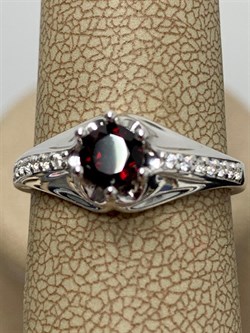 *Кольцо р.17,5 Гранат арт. 1340820072-822 Вес 2,81 г - фото 294595 *Кольцо р.17,5 Гранат арт. 1340820072-822 Вес 2,81 г - фото 294595