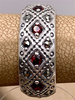 *Кольцо р.18 Микс Марказит Гранат Пироп арт. HR658-504 вес 7,52 г - фото 295888