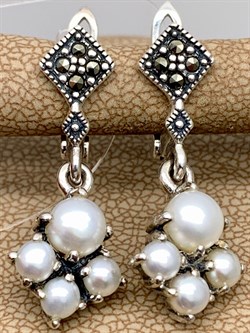 *Серьги Микс Марказит Жемчуг арт. HE0572-307 вес 5,59 г - фото 296231 *Серьги Микс Марказит Жемчуг арт. HE0572-307 вес 5,59 г - фото 296231