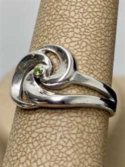 *Кольцо Elements р.17,5 Хризолит арт. 37-КЛ037-31-209-3,7 Вес 3,7 г - фото 296701 *Кольцо Elements р.17,5 Хризолит арт. 37-КЛ037-31-209-3,7 Вес 3,7 г - фото 296701