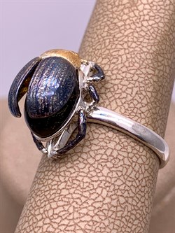 *Кольцо Жук р.19 Зеленый Янтарь арт. 25030300095-164 Вес 5,56 г - фото 297232 *Кольцо Жук р.19 Зеленый Янтарь арт. 25030300095-164 Вес 5,56 г - фото 297232