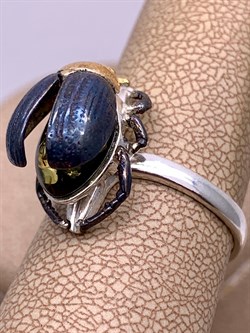 *Кольцо Жук р.19,5 Зеленый Янтарь арт. 25030300095-500 Вес 5,56 г - фото 297288 *Кольцо Жук р.19,5 Зеленый Янтарь арт. 25030300095-500 Вес 5,56 г - фото 297288